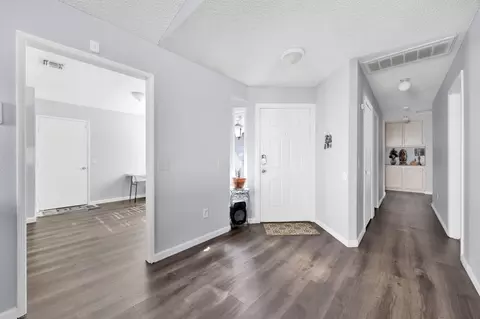 Entry Way - 45839 Foxtail St, Lancaster, CA 93534 photo 4 of 4