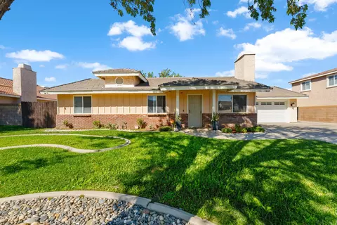 6127 Almond Valley Way, Quartz Hill, CA 93536