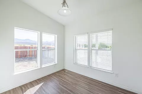 33164 160th St E, Llano, CA 93544 photo 9