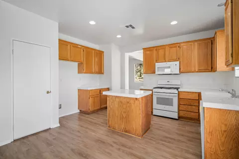 1214 Valiant St, Lancaster, CA 93534 photo 12