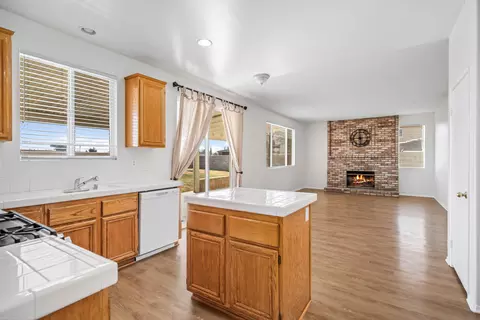 1214 Valiant St, Lancaster, CA 93534 photo 10