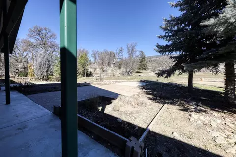 Exterior - 23991 Coral Springs Ln, Tehachapi, CA 93561 photo 2 of 3