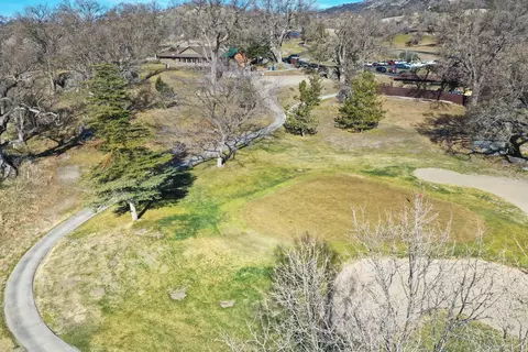 View/Area - 23991 Coral Springs Ln, Tehachapi, CA 93561 photo 4 of 4