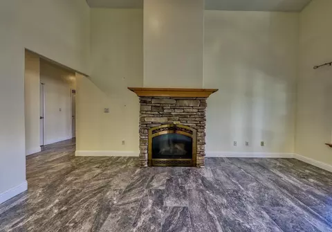 Living - 23991 Coral Springs Ln, Tehachapi, CA 93561 photo 3 of 6