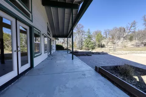Exterior - 23991 Coral Springs Ln, Tehachapi, CA 93561 photo 1 of 3
