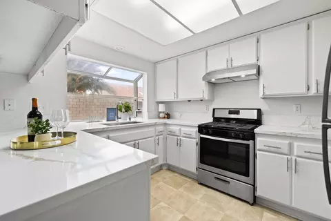 1806 Newgrove St E, Lancaster, CA 93535 photo 10