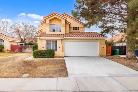 1806 Newgrove St E, Lancaster, CA 93535 photo 2