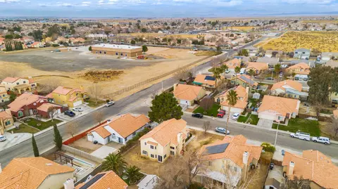 1806 Newgrove St E, Lancaster, CA 93535 photo 29