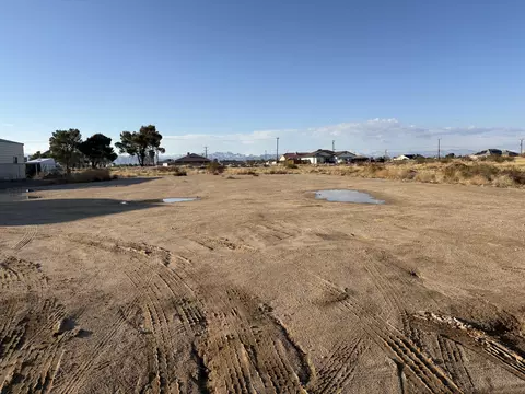 Hanover Drive, California City, CA 93505