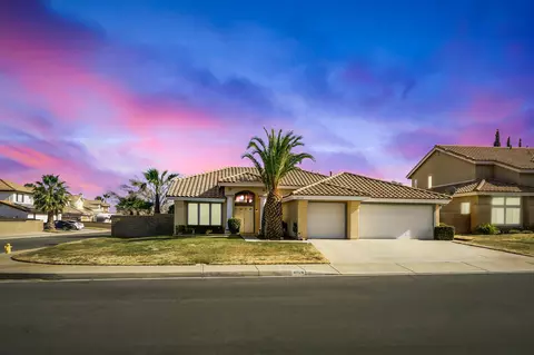 40128 Heathrow Dr, Palmdale, CA 93551