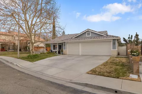39439 Basalt Ct, Palmdale, CA 93551 photo 2