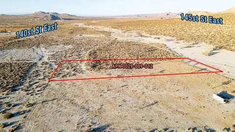 E Cottonwood Avenue, Palmdale, CA 93591 photo 2