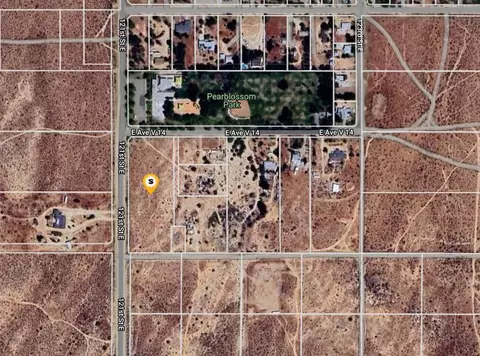Cor 121 St E, Pearblossom, CA 93553
