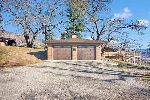 30151 Starland Dr, Tehachapi, CA 93561 photo 3