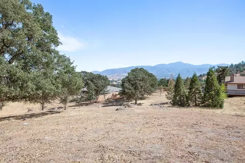 21933 Valley Vista Dr, Tehachapi, CA 93561