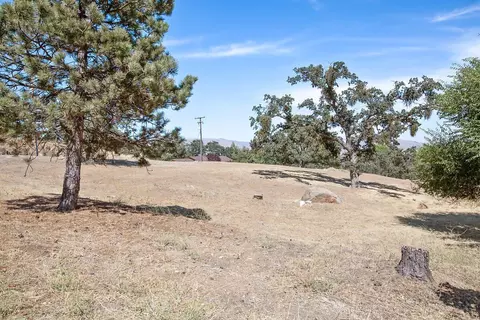 21933 Valley Vista Dr, Tehachapi, CA 93561 photo 2