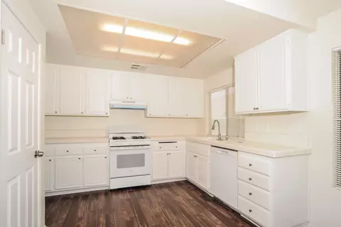 Kitchen - 44821 Benald St, Lancaster, CA 93535 photo 2 of 2