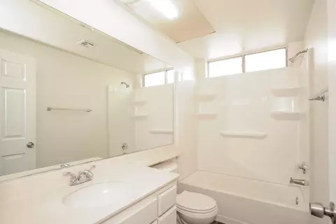 Bath - 44821 Benald St, Lancaster, CA 93535 photo 2 of 3