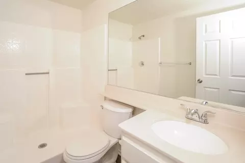 Bath - 44821 Benald St, Lancaster, CA 93535 photo 3 of 3