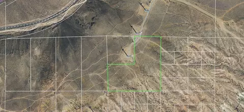 4899 Oak Creek Rd, Mojave, CA 93501 photo 5