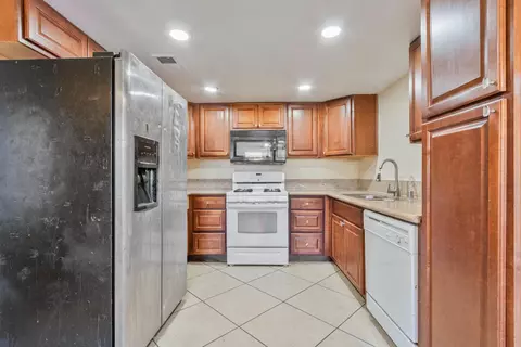 1835 Ave J 4 E #4, Lancaster, CA 93535 photo 8