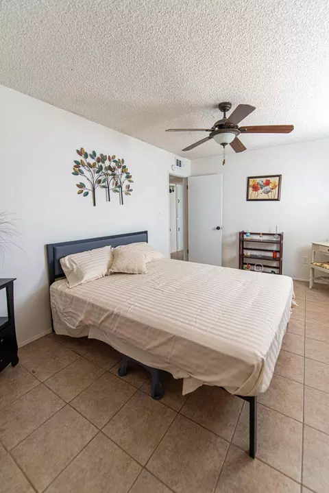 Bedroom - 222 Bartlett St, Tehachapi, CA 93561 photo 3 of 8