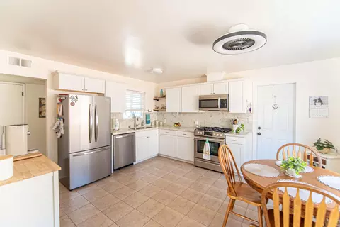 Kitchen - 222 Bartlett St, Tehachapi, CA 93561 photo 1 of 7