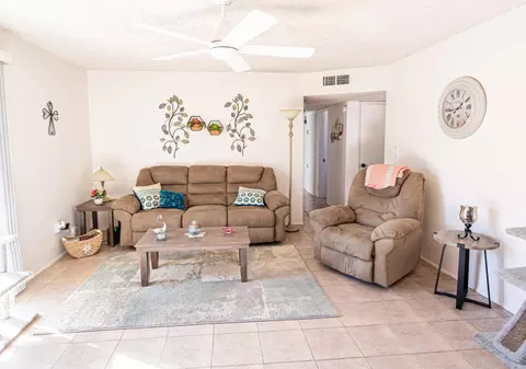Living - 222 Bartlett St, Tehachapi, CA 93561 photo 3 of 3