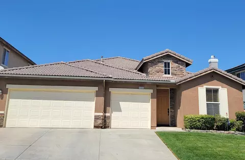 4355 Club Vista Dr, Palmdale, CA 93551