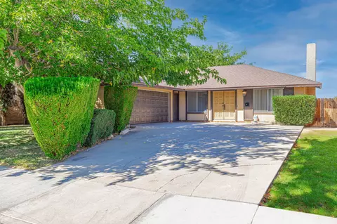 39015 Deer Run Rd, Palmdale, CA 93551
