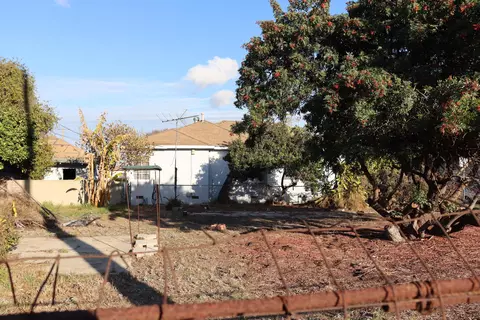 Exterior - 109 216th St E, Carson, CA 90745 photo 4 of 10