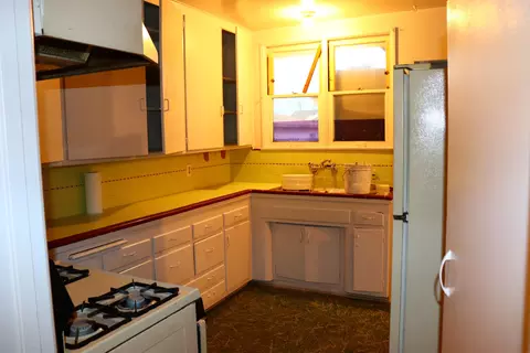 Kitchen - 109 216th St E, Carson, CA 90745 photo 3 of 3