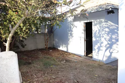 Exterior - 109 216th St E, Carson, CA 90745 photo 8 of 10