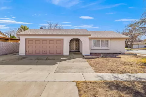 2704 Avenue R3 E, Palmdale, CA 93550