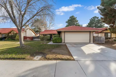 2730 Avenue K4 Ave W, Lancaster, CA 93536