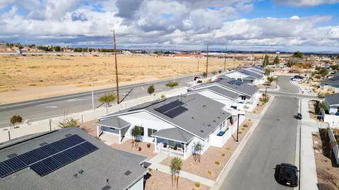 106 Glory Pl, Palmdale, CA 93550 photo 3