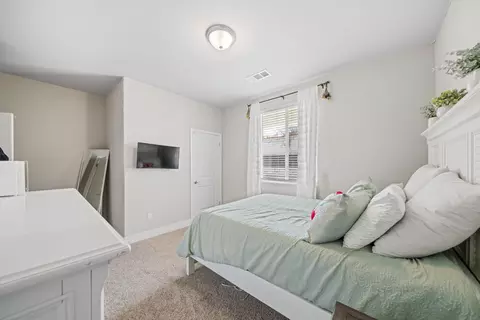 Bedroom - 410 Rosehaven Ln, Tehachapi, CA 93561 photo 3 of 3