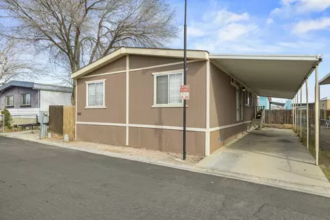 3300 15th St W #SPC 367, Rosamond, CA 93560