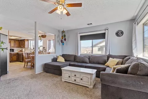 21671 Foothill Dr, Tehachapi, CA 93561 photo 4