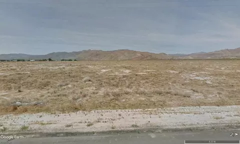 Cholla Road, Cantil, CA 93519
