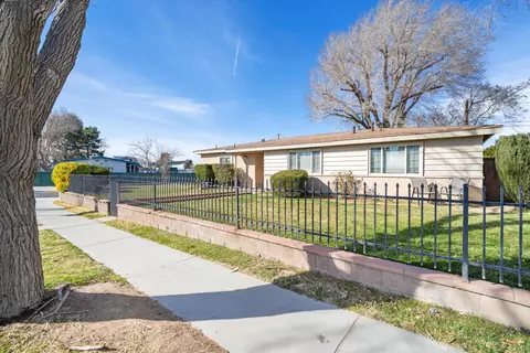 671 Avenue J12 W, Lancaster, CA 93536