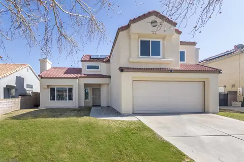 44260 27th St W, Lancaster, CA 93536