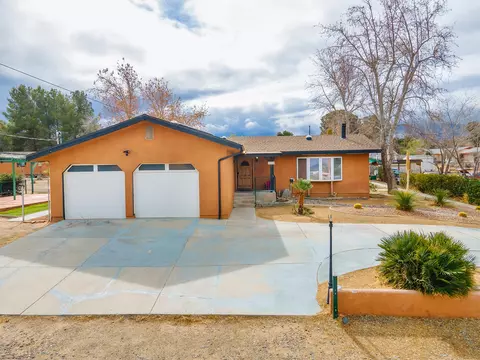 13134 Avenue V13 E, Pearblossom, CA 93553