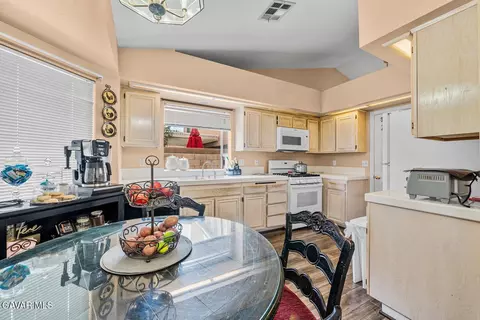 36915 Solvay St, Palmdale, CA 93552 photo 4