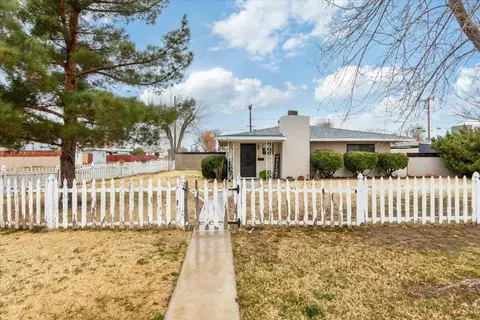1243 Ivyton St W, Lancaster, CA 93534 photo 2