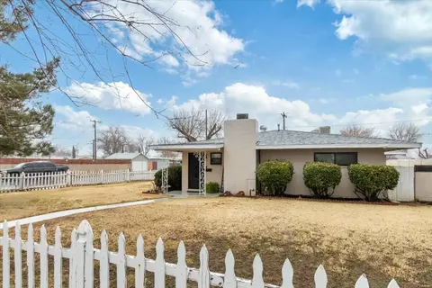 1243 Ivyton St W, Lancaster, CA 93534 photo 3