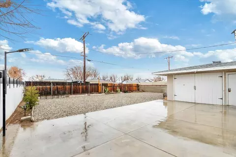1243 Ivyton St W, Lancaster, CA 93534 photo 26