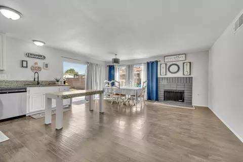 44536 Benald St, Lancaster, CA 93535 photo 6