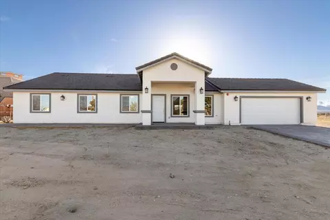 5902 Ave T 2 E, Palmdale, CA 93552