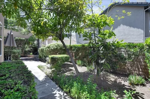 Exterior - 959 Matthews Ln, Brea, CA 92821 photo 3 of 4